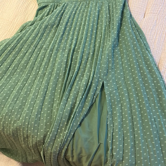 ASOS Design Pleated Dress - Picture 8 of 10